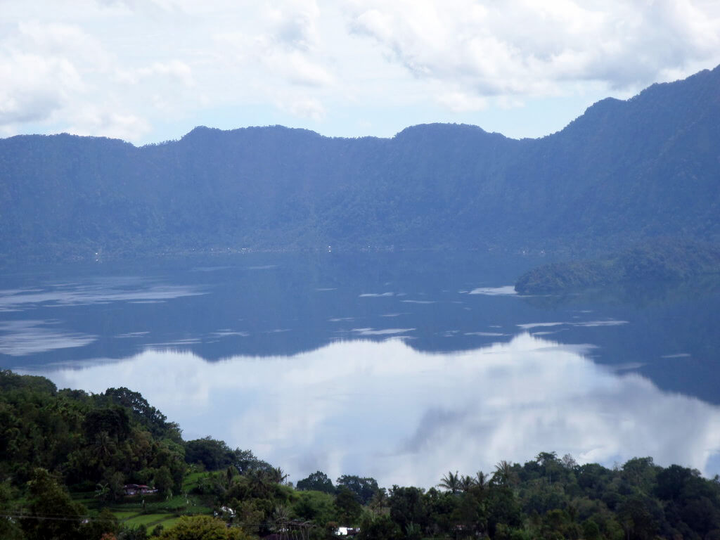 Lac Maninjau :  Lac Maninjau :