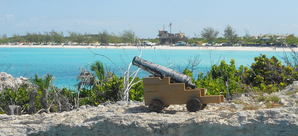 Little San Salvador :  Little San Salvador :