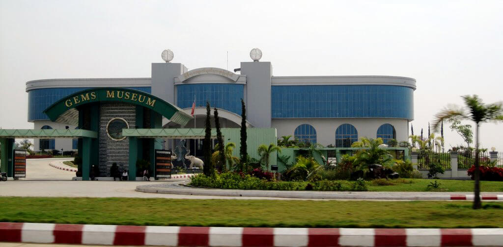 Naypyidaw (Nay Pyi Taw) :  Naypyidaw (Nay Pyi Taw) :