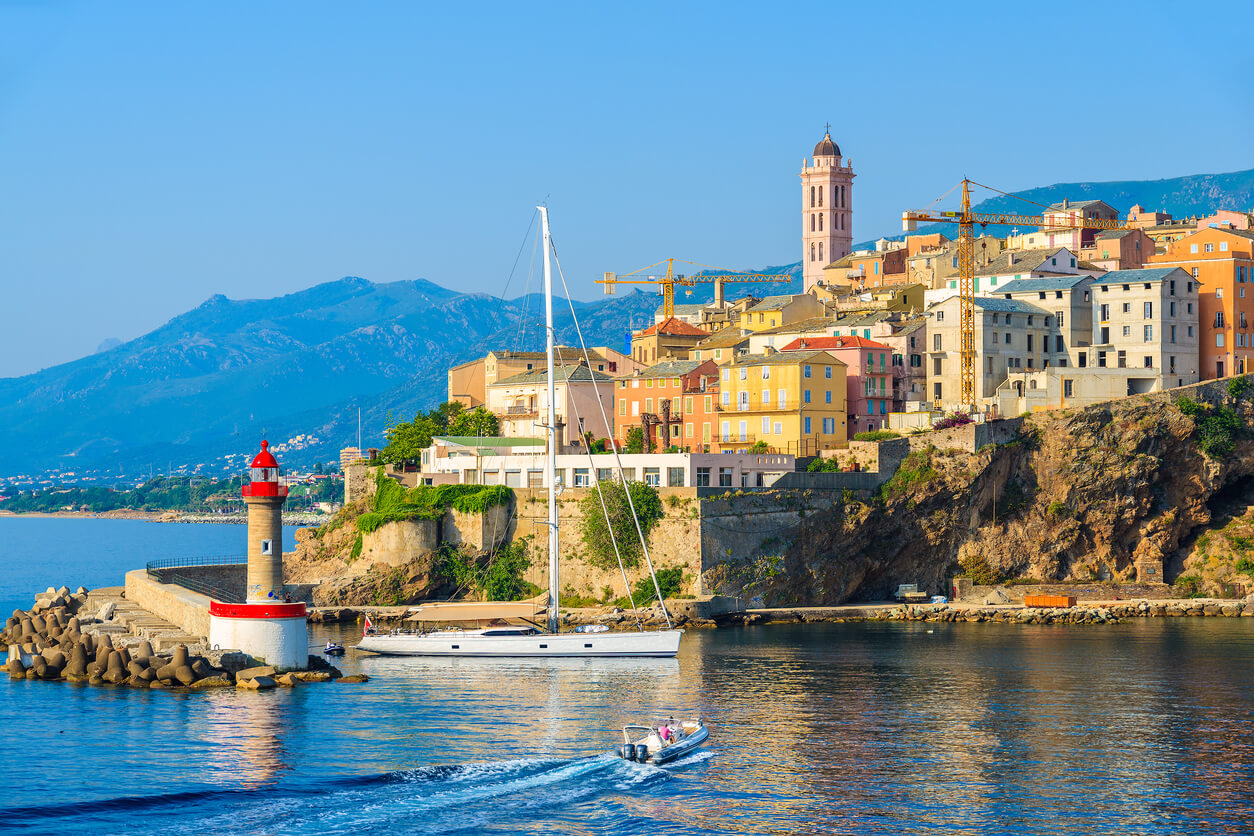 Wetter in Bastia im April 2024 - Klima und Temperatur im April ...