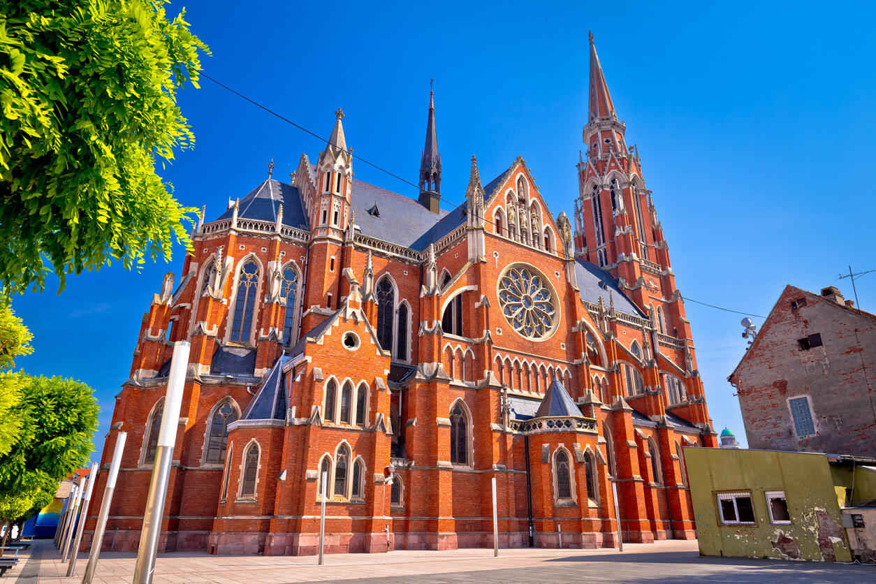 Esseg : Osijek Esseg : Osijek
