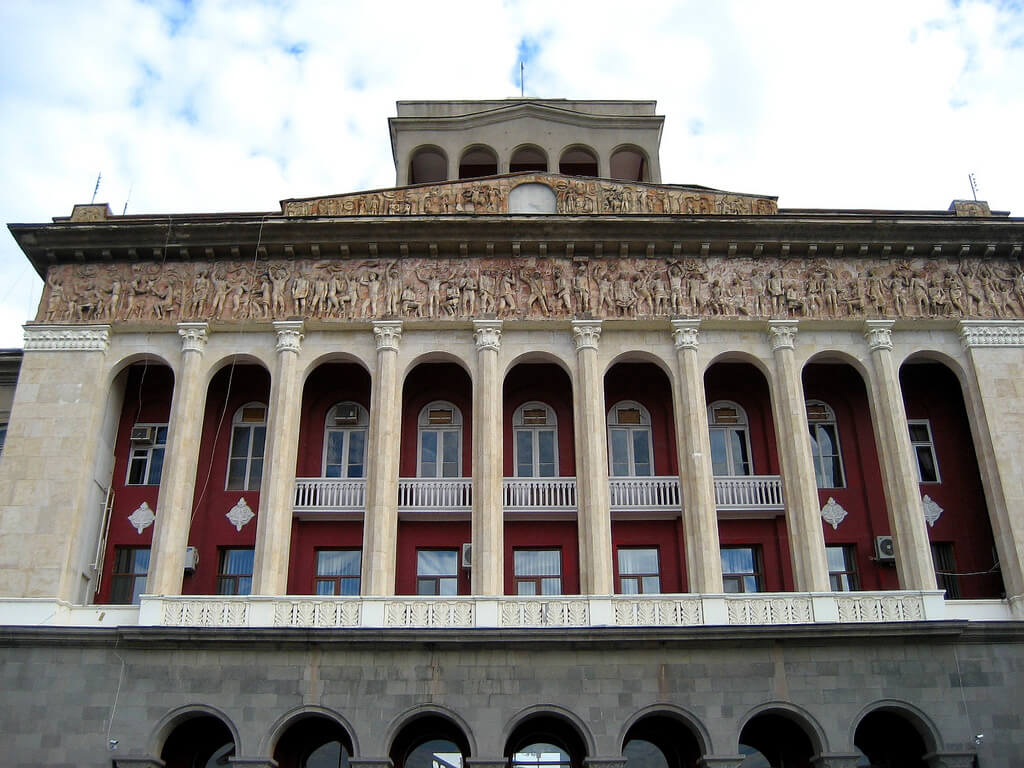 Roustavi :  Roustavi :